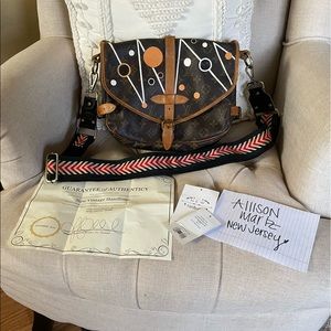 SOLD ✔️New Vintage LV Saumur 30